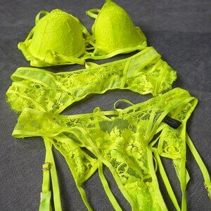 Honey Birdette Vanessa Neon Yellow Set 10E 32DDD/F 32E 70F Medium